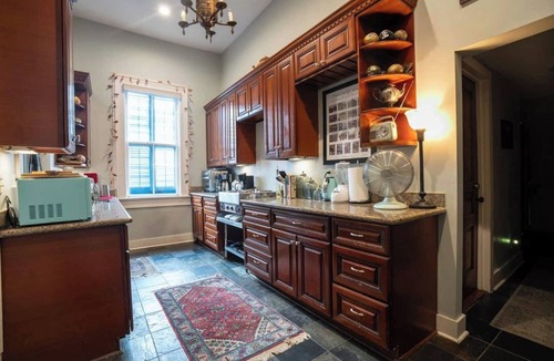 Treme Bed & Breakfast | Spacious lovely Double Queen Suite-Ensuite-Salt Pool surrounded by Tropical Gardens.