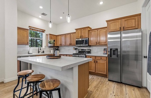 Flagstaff House | Spacious Luxury Home in the Pines 2 King Suites + Firepit + Gym/Office