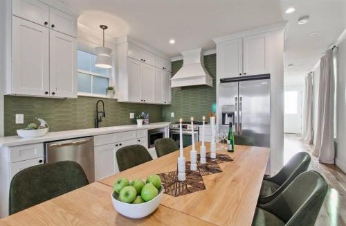 Treme House | Spacious Mid-Century Oasis with Heated Pool