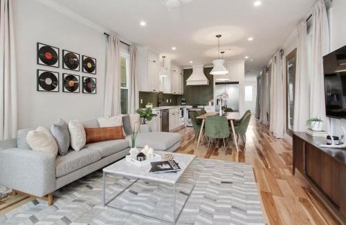 Treme House | Spacious Mid-Century Oasis with Heated Pool