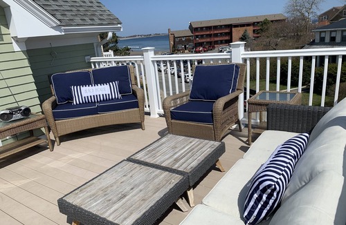 Gloucester House | Spacious Modern Beach House- Steps to Long Beach and Good Harbor