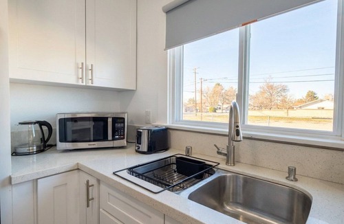 Lancaster House | Spacious Pet-Friendly Home in Lancaster, Private Yard, Parking & Fast WiFi
