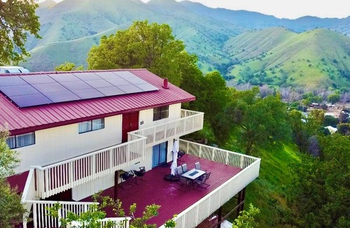 Three Rivers House | Spacious Sequoia Park 5 bed 3 bath house w/AC & WIFI in charming Three Rivers