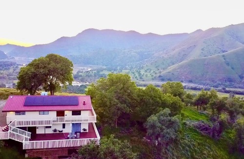 Three Rivers House | Spacious Sequoia Park 5 bed 3 bath house w/AC & WIFI in charming Three Rivers