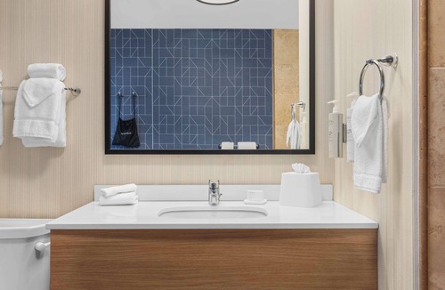 Oleander - Sunset Hotel | Spark by Hilton Bakersfield Central