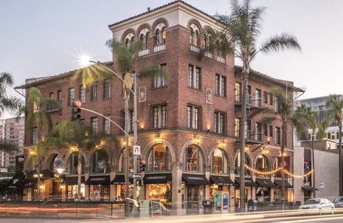 East Village Apartment | Spectacular 2-Bedroom Suite-Charming Historical Boutique Hotel next 2 Convention