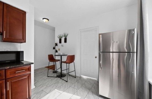 Fairmount Apartment | Spring Garden 2BR | Sleeps 8 | Prime Location