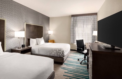 Clovis House | Standard Single King Bedroom