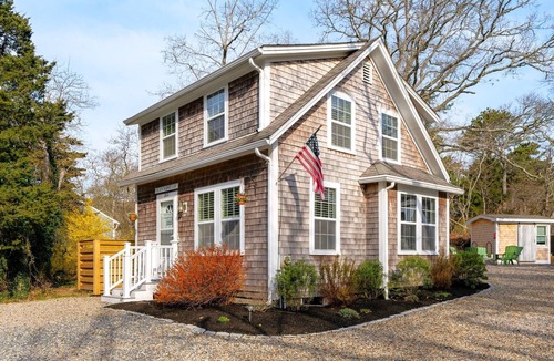 South Chatham House | Star of the Sea - Newly Renovated Cape House .9Miles from the Beach