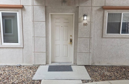 Fort Dodge Apartment | State Softball Tournament Special. Perfect 4-bedroom apartment in Fort Dodge!