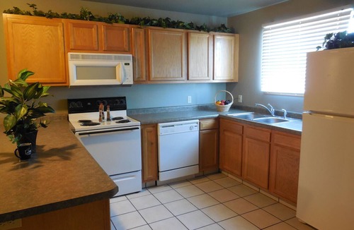 Fort Dodge Apartment | State Softball Tournament Special. Perfect 4-bedroom apartment in Fort Dodge!