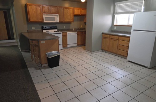 Fort Dodge Apartment | State Softball Tournament Special. Perfect 4-bedroom apartment in Fort Dodge!