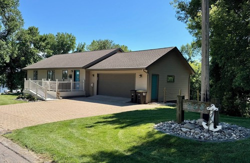 Madison Lake House | Stay at The View on Madison: Beautiful, spacious home on Madison Lake!