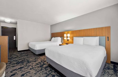 South Baton Rouge Hotel | Stay in a Modern, Stylish Room Perfect for Families Seeking a Relaxing Escapes