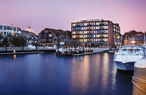 Yachting Village Resort | Stay right on Thames Street -The heart of Newport- ON the Water