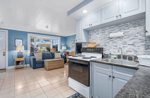 South Yarmouth Cottage | Stay Snug by the Sea at The Blue Birds Nest