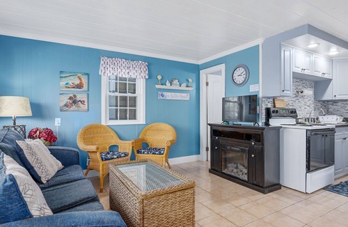 South Yarmouth Cottage | Stay Snug by the Sea at The Blue Birds Nest