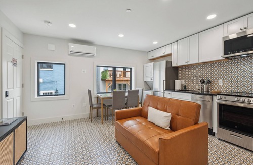 North Capitol Street Apartment | @StayatNoMA