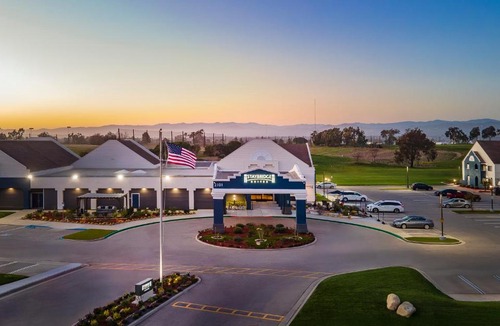 Oxnard Hotel | Staybridge Suites Oxnard - River Ridge by IHG
