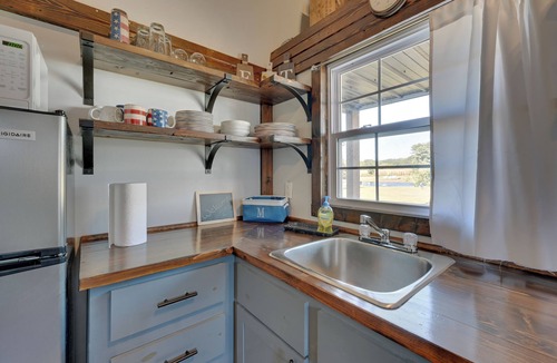 Austinville Apartment | Steamboat Rock Cabin: Bike, Hike, Fish!