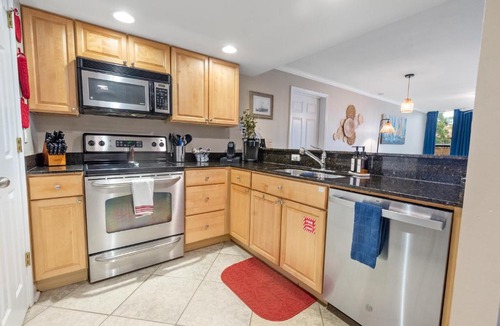 Biloxi Apartment | Steps to Biloxi Beach, Pool