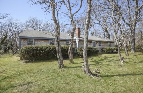 Campground Landing House | Steps to private bay beach 0.2 mi. Central AC.