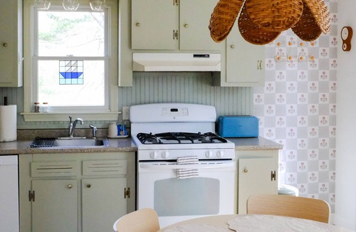 Falmouth Cottage | Storybook Cottage in Falmouth - Quick Walk to Shining Sea Bikeway, AC, Dogs okay