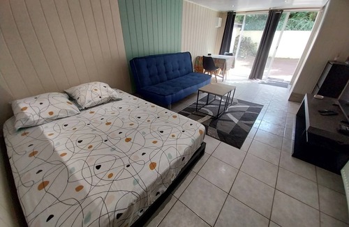 Saint-Germain-les-Corbeil Bed & Breakfast | Studio T1 Dans Résidence Pavillonnaire à 30km de Paris
