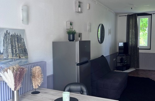 Milly-sur-Therain Apartment | Studio aux Abords des Étangs