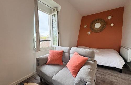 Camp de Royallieu Apartment | Studio central équipé