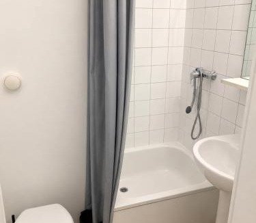 Bussy-Saint-Georges Apartment | Studio Cosy à 5 min de Disneyland Paris