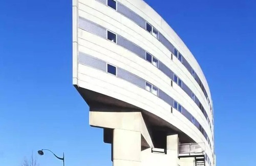 Quartier du Pont-de-Flandre Apartment | Studio for 2 People
