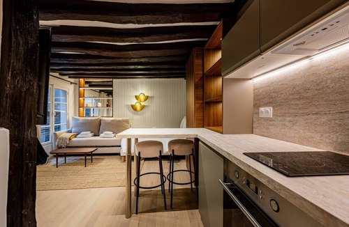 4th Arrondissement Apartment | Studio for 2 People #Île Saint-Louis #Along the Seine, Near Notre Dame