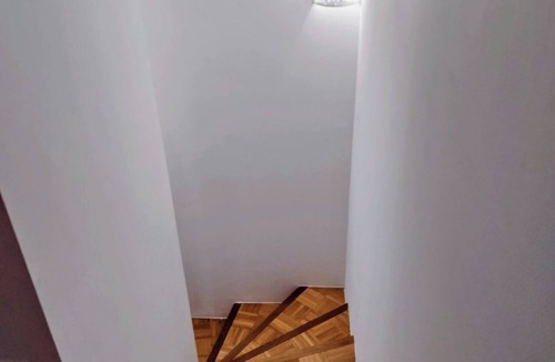 La Courneuve Apartment | Studio for nomadic travelers near Pais