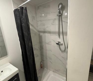 Sainte-Genevieve-des-Bois Apartment | Studio proche PARIS-orly
