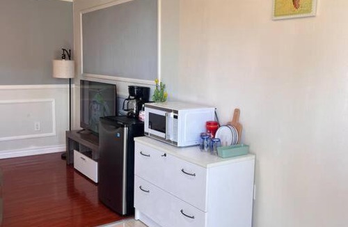 Walnut Apartment | Studio Living,Quiet Neighborhood, Near Airport