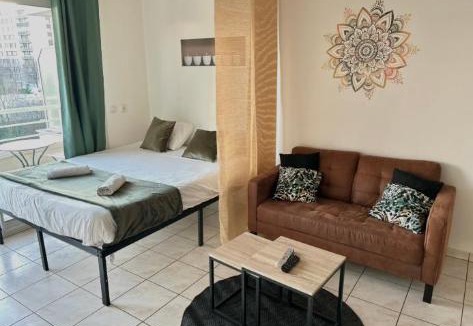Chelles Apartment | Studio lumineux sans vis a vis avec balcon privé