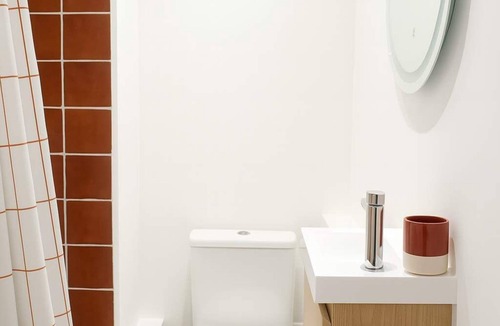 Combat Apartment | Studio Paris 19eme Metro Proche, Calme Confort