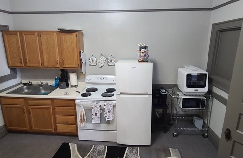 South Range Apartment | Studio w/Full Kitchen, Near MTU, Houghton, Keweenaw, Dining & on the Trail