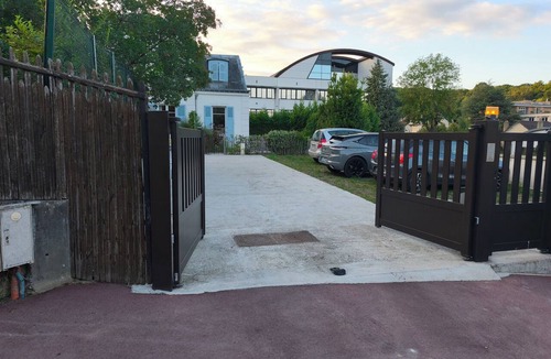 Chaville House | Studio with Garden at Villa Nemours