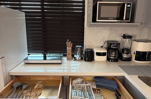San Gabriel Condo | Studio with King size bed , living room sofa bed in charming San Gabriel