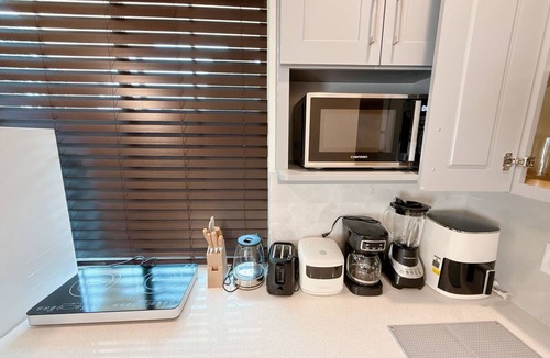 San Gabriel Condo | Studio with King size bed , living room sofa bed in charming San Gabriel