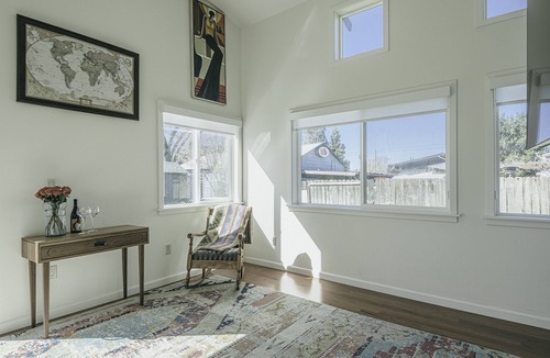 Templeton Apartment | Studio with Style-Walk to town, Bike to Wineries
