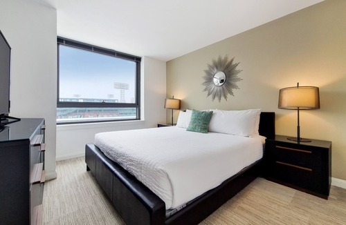 West Fens Apartment | Stunning 1 Bedroom Near Fenway Park