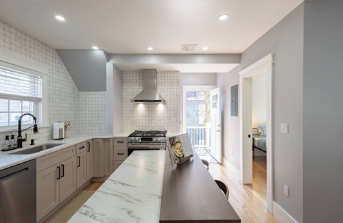 Neponset - Port Norfolk Apartment | Stunning 4BR2BA w Parking/Near Downtown/+Parking