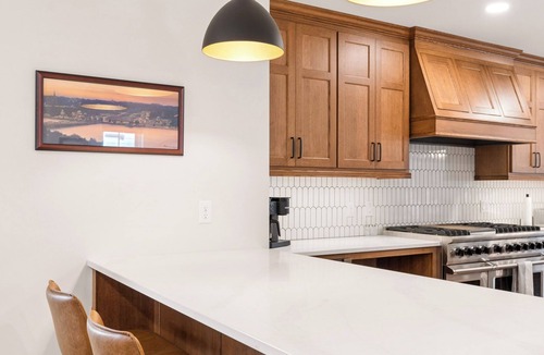 Stillwater House | Stunning 5BR Historic Home, Walk to downtown Stillwater, Sleeps 14, Chef Kitchen