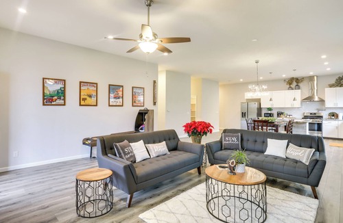 Clovis Cottage | Stunning Clovis Home ~ 1 Mile to Old Town!