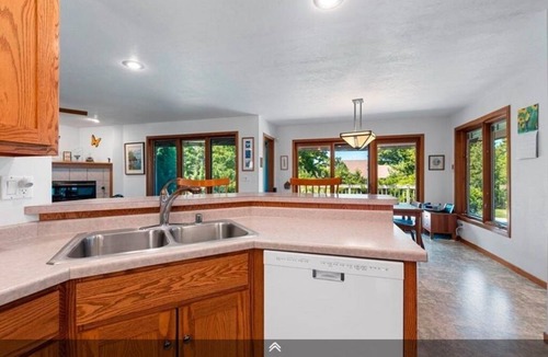 Sister Bay House | Stunning Frank Lloyd Wright inspired vacation house in Sister Bay Great Location