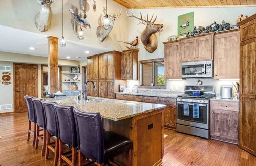 Wisconsin Dells House | Stunning lodge with game room, balcony, central AC & washer/dryer