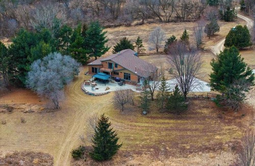 Wisconsin Dells House | Stunning lodge with game room, balcony, central AC & washer/dryer